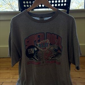 Vintage Gray Short Sleeve Tee with Retro Design